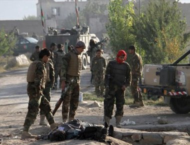 Αφγανιστάν: Τουλάχιστον 140 οι νεκροί από την επίθεση των Ταλιμπάν σε στρατιωτική βάση (φωτό)